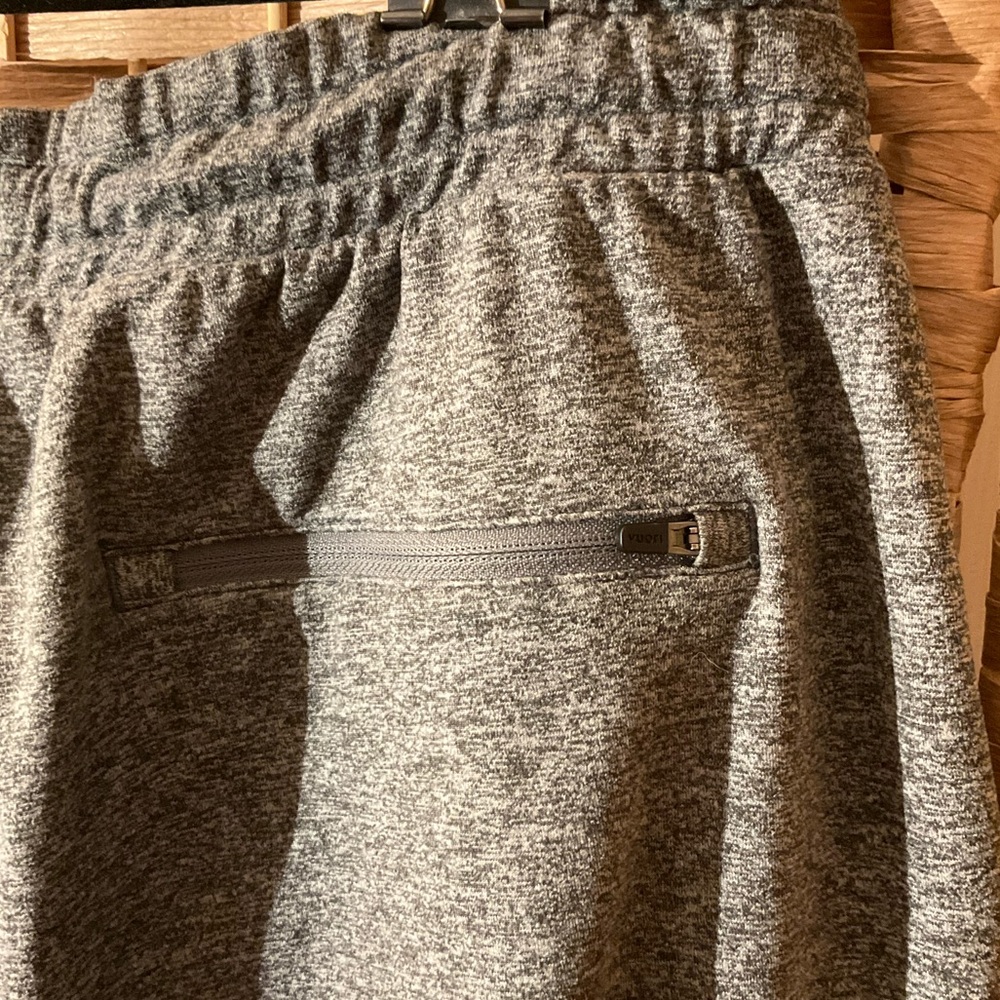 Vuori Men’s Ponto 7in Short - Picture 8 of 9